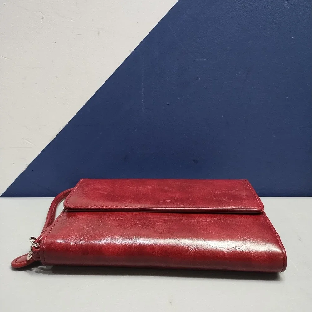 Mundi Big Fat Wristlet Wallet Womens Red Leather Classic Magnetic Flap Closure